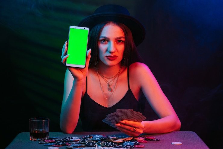 Pengguna menikmati permainan sports dan casino melalui ponsel Android dengan tampilan yang responsif